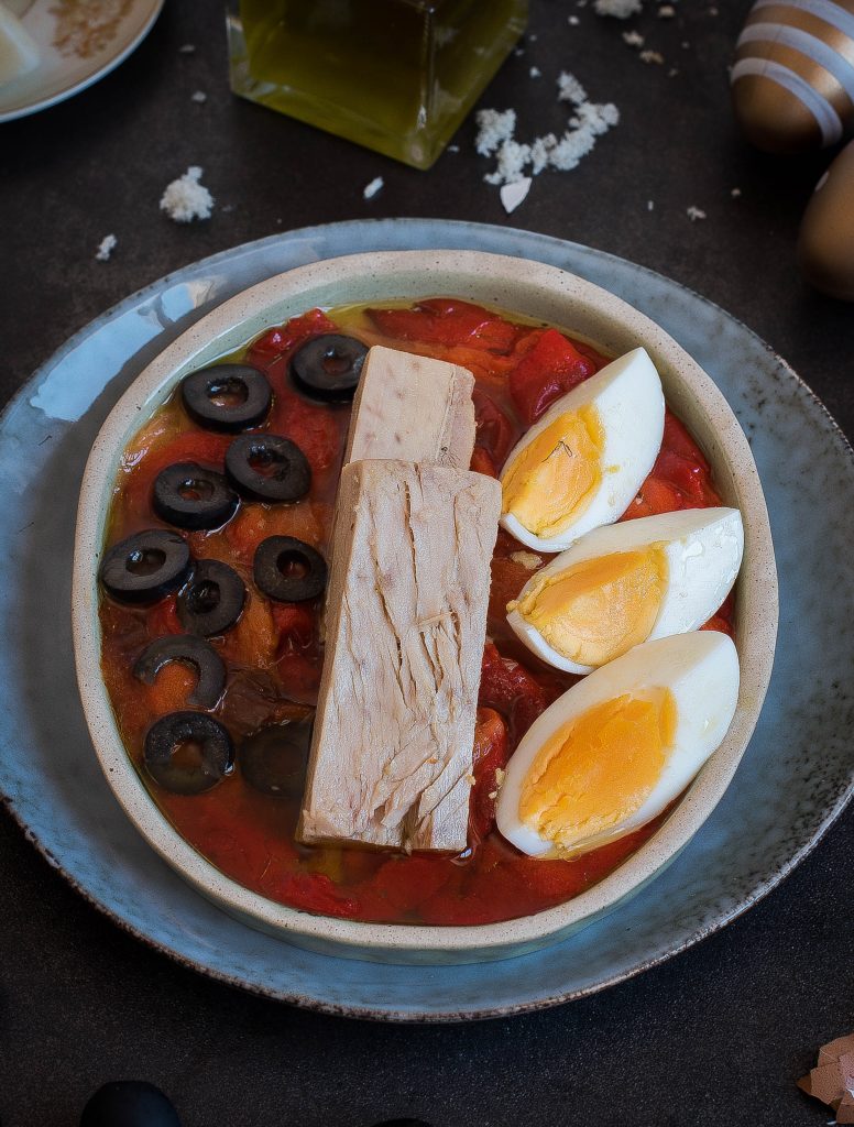 Pipirrana de pintahuevos de guarromán receta paso a paso